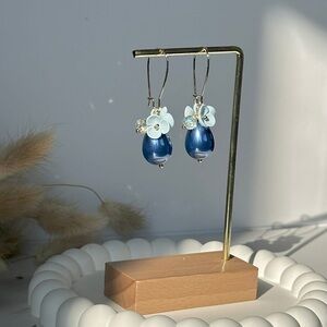 ◾️18k Gold Plated Blue Pearl Hoop Earrings